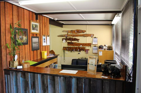 Tullah Lakeside Lodge - Accommodation QLD 23