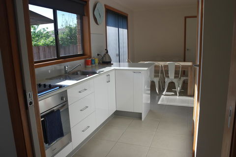Modern 2 Bedroom Appartment - Accommodation QLD 3