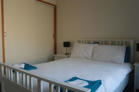 Modern 2 Bedroom Appartment - Accommodation QLD 8