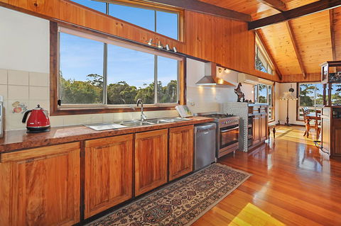 Harvey Farm Lodge - Accommodation QLD 6