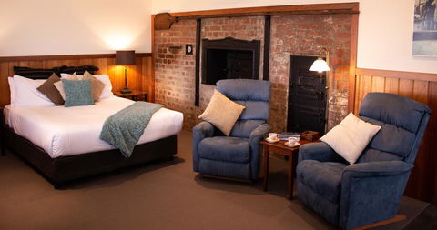 Stanley Hotel & Apartments - Accommodation QLD 1