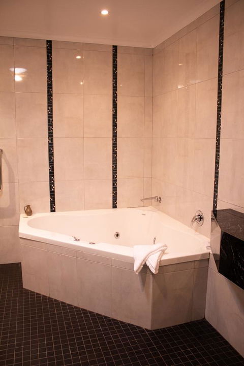 Stanley Hotel & Apartments - Accommodation QLD 30