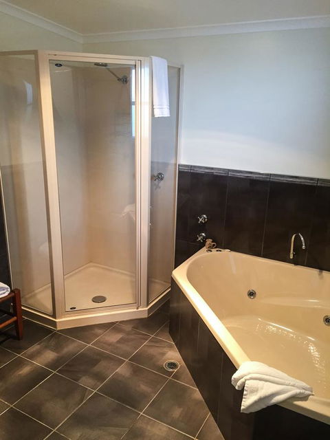 Stanley Hotel & Apartments - Accommodation QLD 5