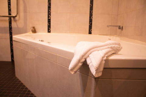 Stanley Hotel & Apartments - Accommodation QLD 29