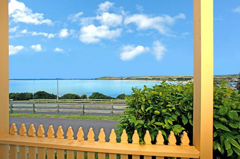 Stanley Hotel & Apartments - Accommodation QLD 40