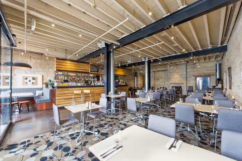 Customs House Hotel - Accommodation QLD 4