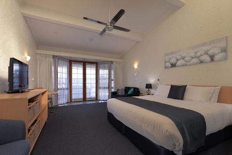 Barclay Motor Inn - Accommodation QLD 1