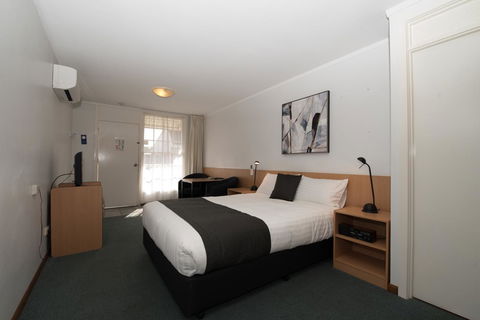 Barclay Motor Inn - Accommodation QLD 2