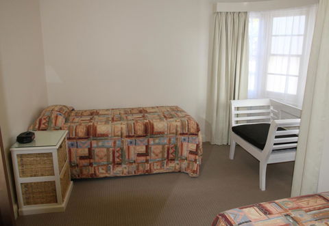Barclay Motor Inn - Accommodation QLD 42