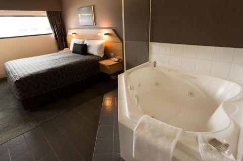 The Old Woolstore Apartment Hotel - Accommodation QLD 28