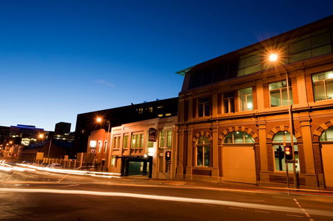 The Old Woolstore Apartment Hotel - Accommodation QLD 2