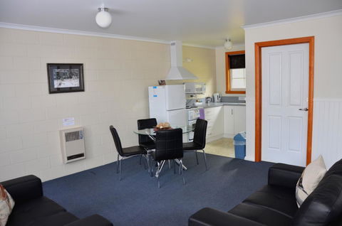 Castaway Holiday Apartments - Accommodation QLD 12