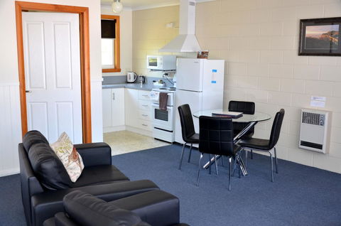 Castaway Holiday Apartments - Accommodation QLD 23