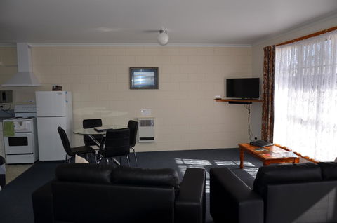 Castaway Holiday Apartments - Accommodation QLD 14