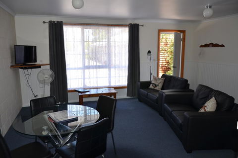 Castaway Holiday Apartments - Accommodation QLD 27