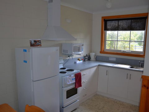 Castaway Holiday Apartments - Accommodation QLD 28