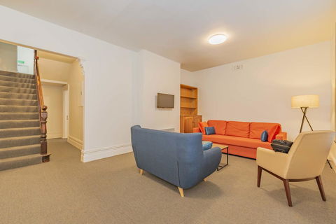 4 Bedroom House - Hobart CBD - Free Parking - Free WIFI - Accommodation QLD 6