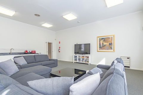 4 Bedroom House - Hobart CBD - Free Parking - Free WIFI - Accommodation QLD 12