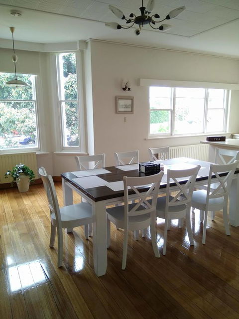 Riverbank Villa - Accommodation QLD 15