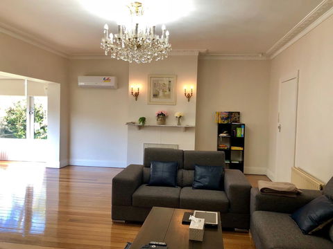 Riverbank Villa - Accommodation QLD 3