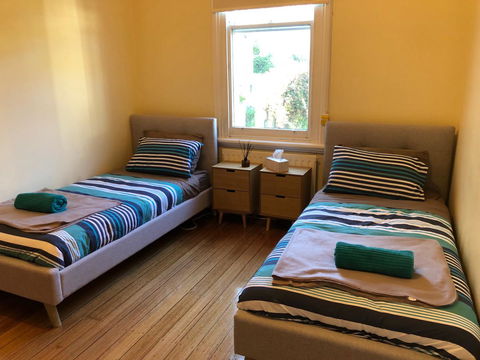 Riverbank Villa - Accommodation QLD 2