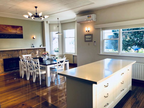 Riverbank Villa - Accommodation QLD 4