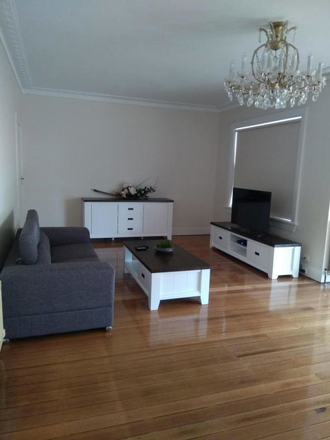 Riverbank Villa - Accommodation QLD 21