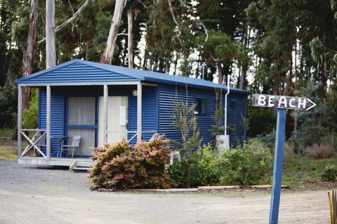 Seven Mile Beach Cabin And Caravan Park - Accommodation QLD 0