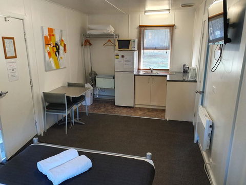 Seven Mile Beach Cabin And Caravan Park - Accommodation QLD 21