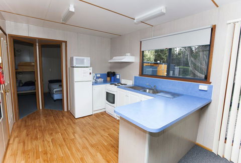 Seven Mile Beach Cabin And Caravan Park - Accommodation QLD 16