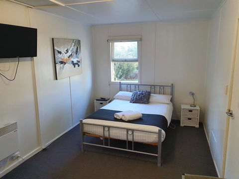 Seven Mile Beach Cabin And Caravan Park - Accommodation QLD 20