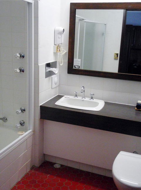 West Coaster Motel - Accommodation QLD 17
