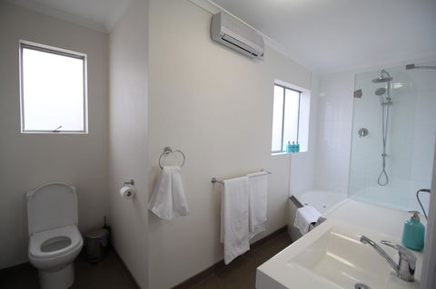 Trinity Hill Apartments - Accommodation QLD 1