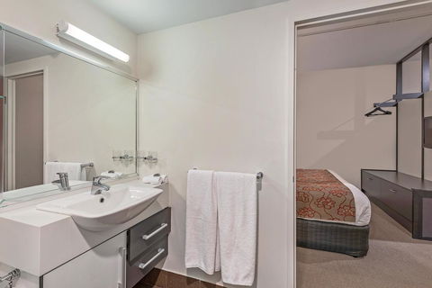 Mantra One Sandy Bay Road - Accommodation QLD 21