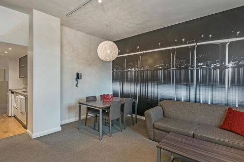 Mantra One Sandy Bay Road - Accommodation QLD 8