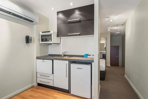 Mantra One Sandy Bay Road - Accommodation QLD 25