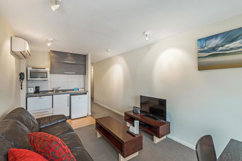 Mantra One Sandy Bay Road - Accommodation QLD 29