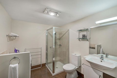 Mantra One Sandy Bay Road - Accommodation QLD 22