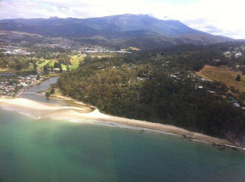 Kingston Beach-House Retreat - Accommodation QLD 3