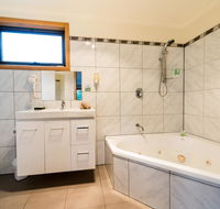 Driftwood Strahan Villas - Accommodation QLD