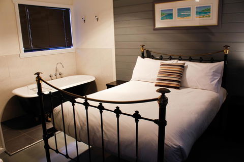 Mermaids Of Bicheno - Accommodation QLD 7