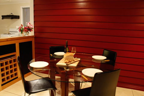 Mermaids Of Bicheno - Accommodation QLD 4