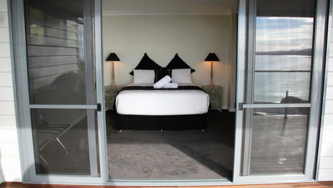 SEA EAGLE COTTAGE Amazing Views Of Bay Of Fires - Accommodation QLD 8