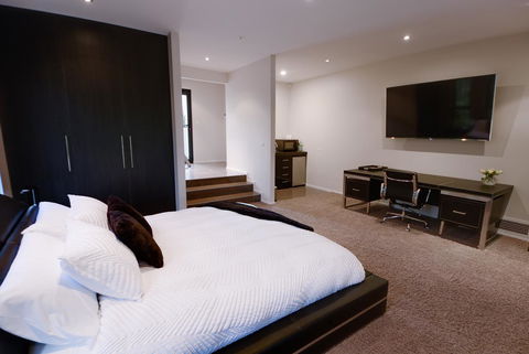 Amare Beachside Luxury - Accommodation QLD 11