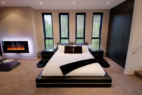 Amare Beachside Luxury - Accommodation QLD 13
