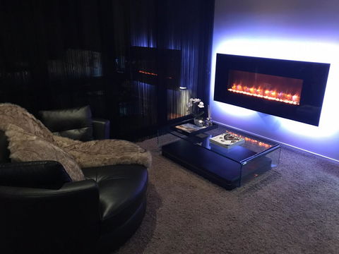Amare Beachside Luxury - Accommodation QLD 8