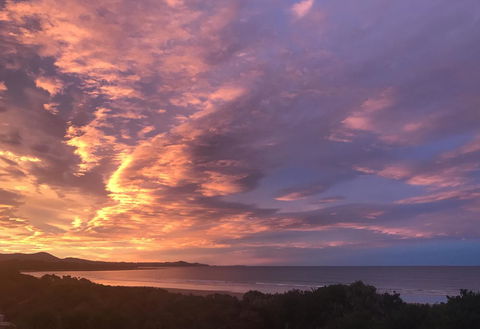 Amare Beachside Luxury - Accommodation QLD 4