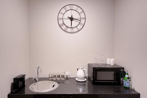 Amare Beachside Luxury - Accommodation QLD 17