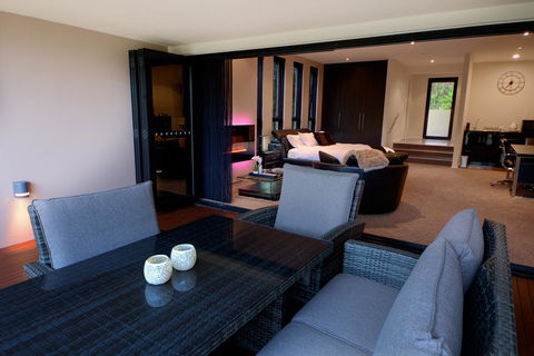 Amare Beachside Luxury - Accommodation QLD 20