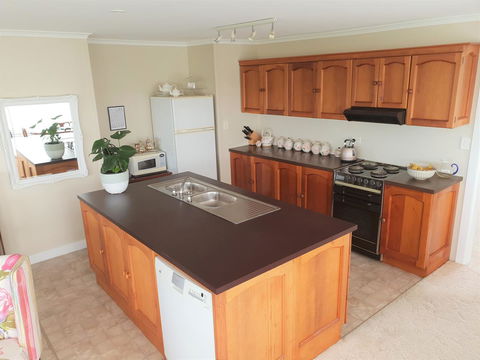 Garden By The Beach - Gateway To The East Coast, Close To Airport - Accommodation QLD 1